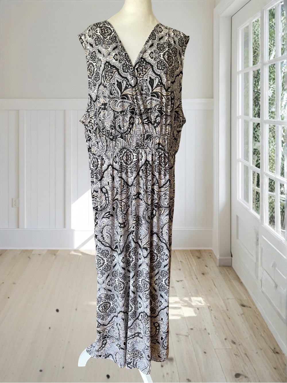 Simply Emma 1X Plus Size Paisley Boho Maxi Dress Smocked Waist V-Neck Casual - Picture 2 of 13